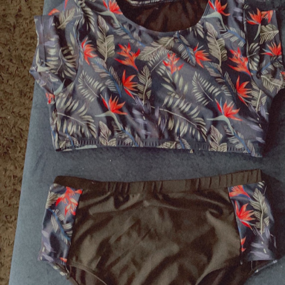 Plus Floral & Leaf Print Bikini Swimsuit two piece